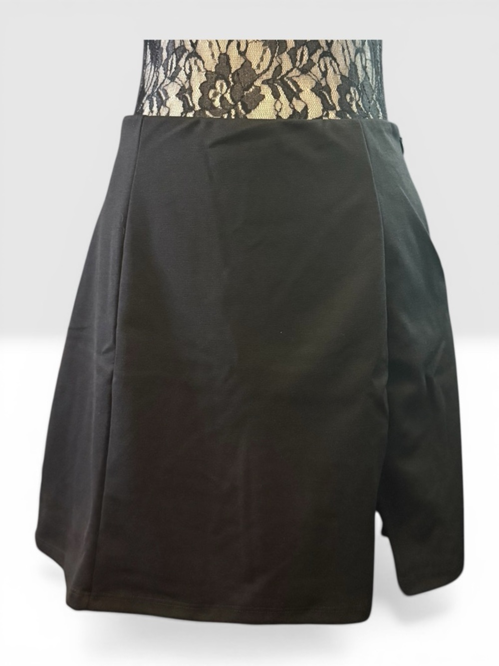 Lulus Spectacular Style Black Mini Skirt NWT Size M Sold Out